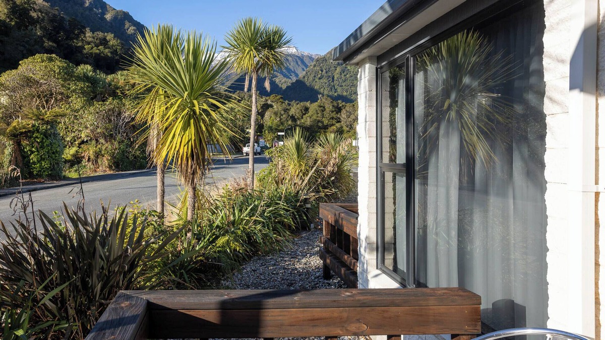 Franz Josef Glacier Hotel | Alpine Glacier Motel