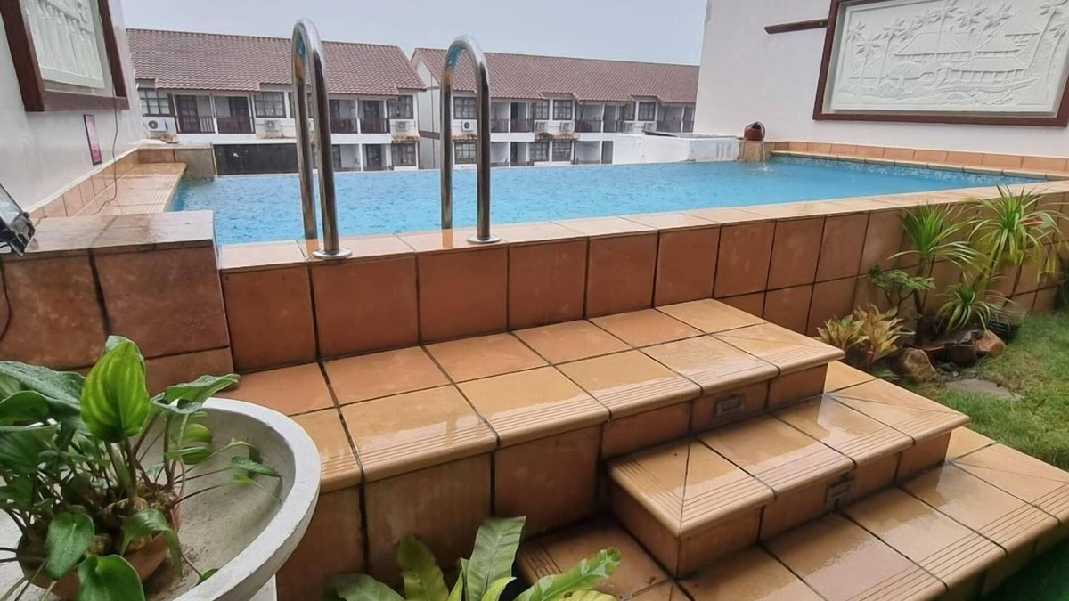 Taman Tanjung Villa | Alpine GLX Grand Pool Villa Upper Unit