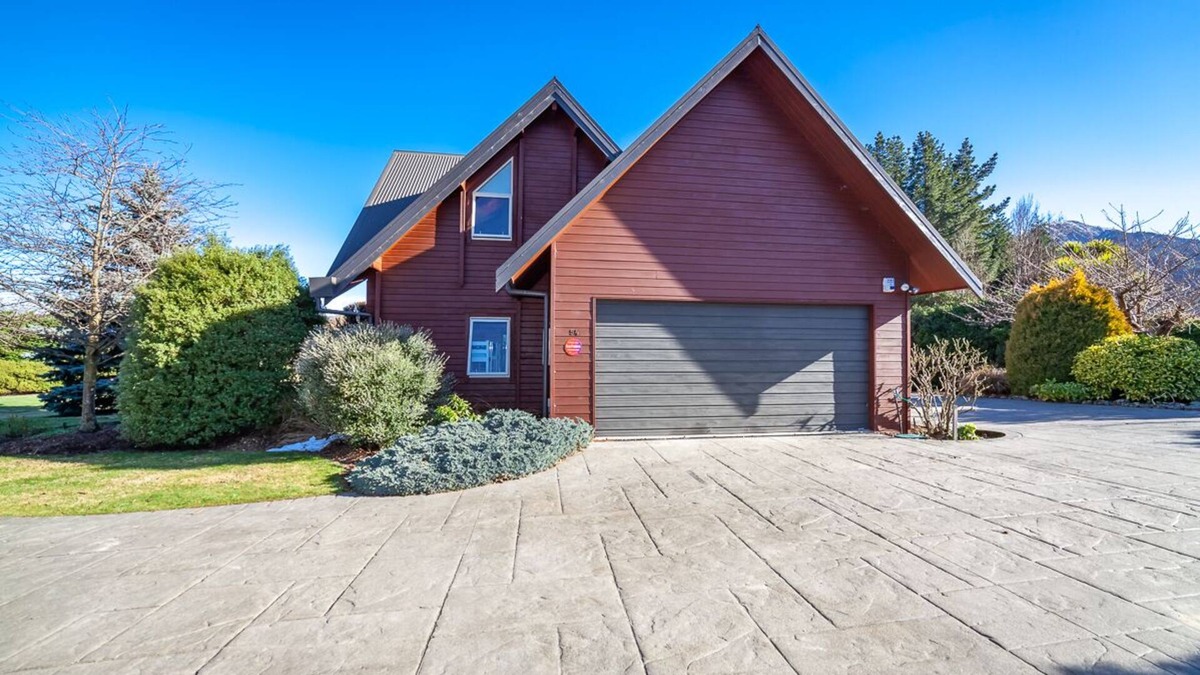 Hanmer Springs House | Alpine Hideaway - Hanmer Springs Holiday Home