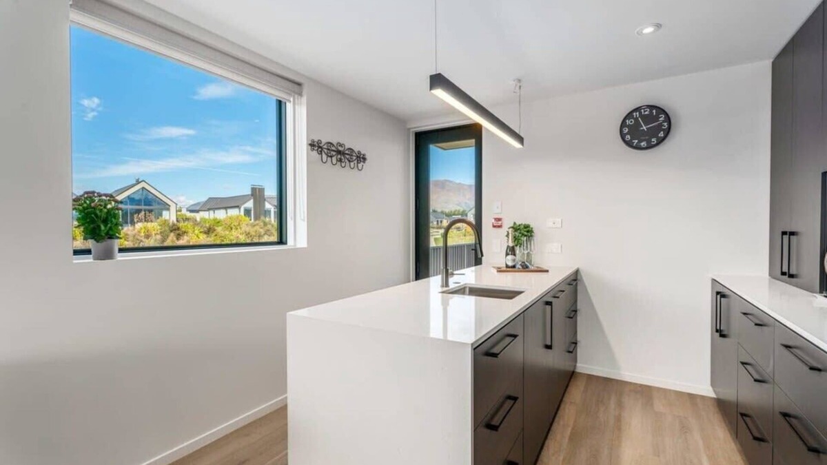 Wanaka Apartment | Alpine Horizons Summa