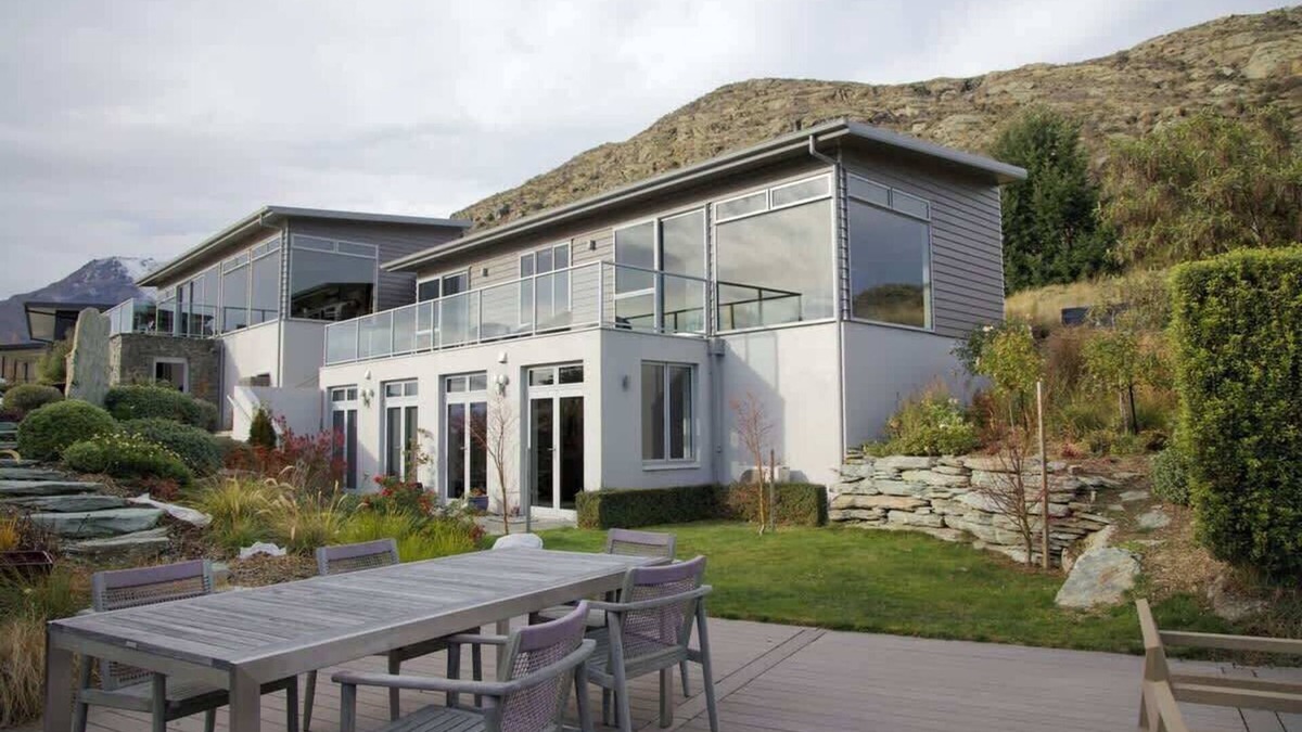 Kelvin Heights House | Alpine Lake Home Summ