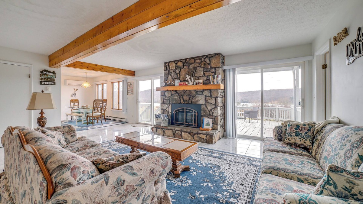 Alpine Lake House | Alpine Lake Resort Home: Stunning Lake Views!