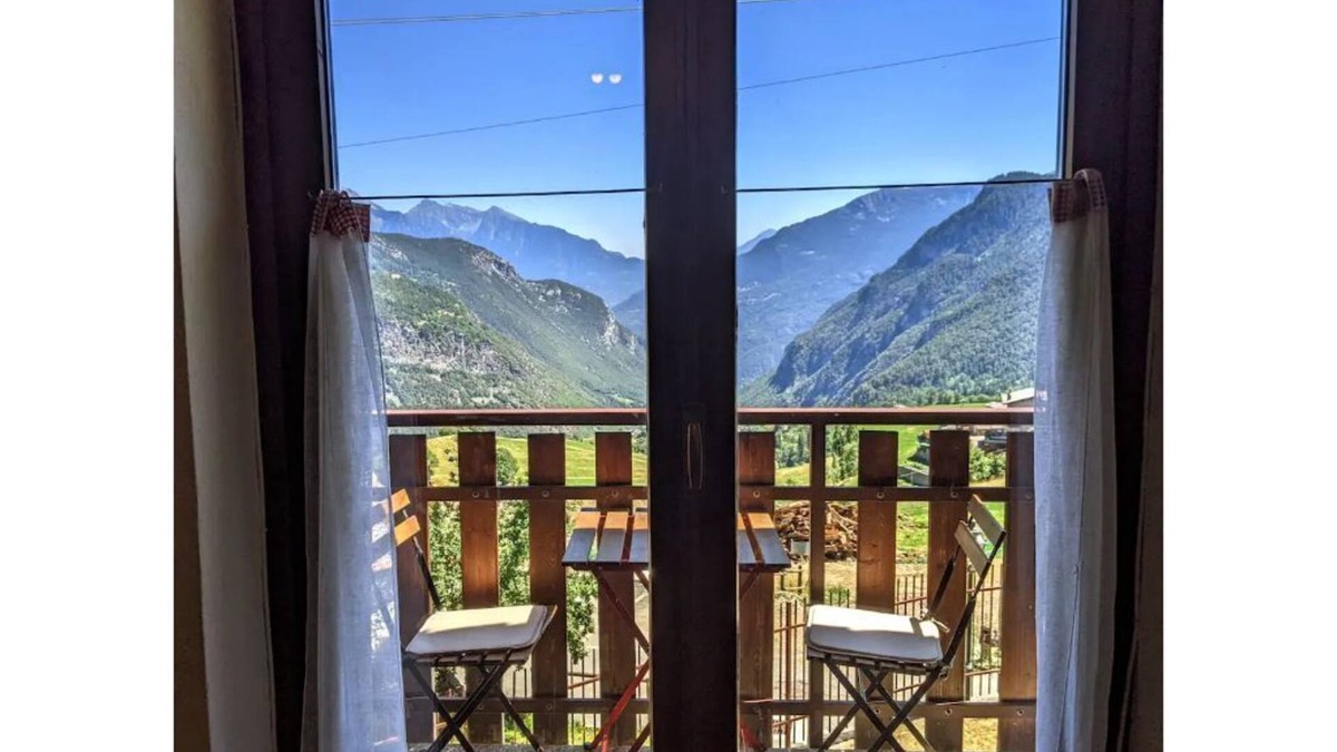 Mongnod Villa | Alpine Vista Villa Hardaker: 4 bedrooms Ski Torgnon, Aosta