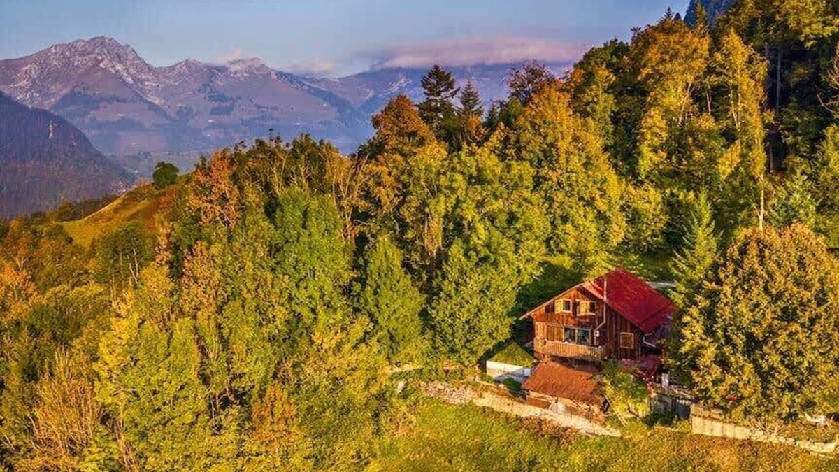 Rossiniere Ski Chalet | Alps Chalet for Big Group with Sauna & Yoga Terrace