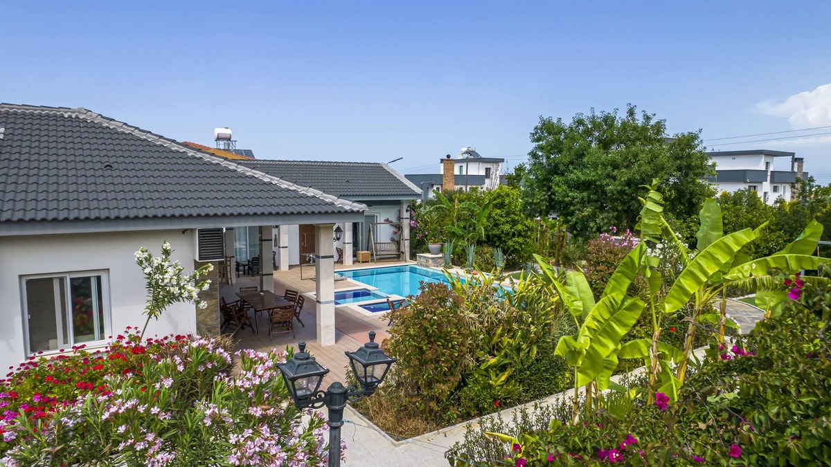 Karavas Villa | Alsancak Luxury Villa with Private Pool and Jacuzzi