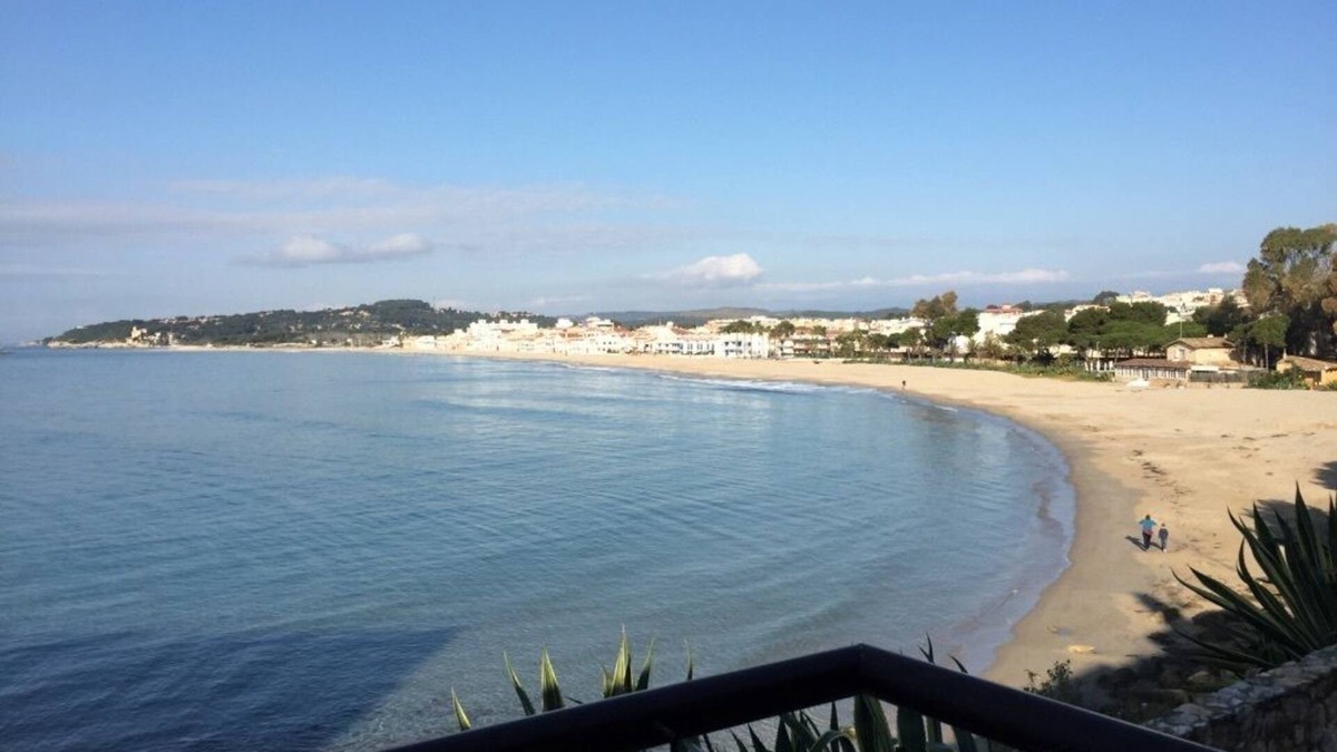 Altafulla House | Altafulla Beach House in Costa Dorada, Tarragona for 8 people Air Conditioning