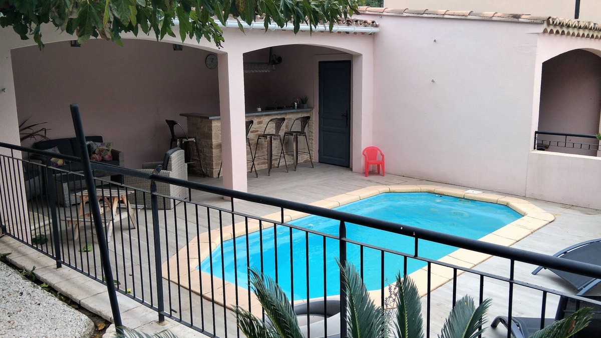 Piolenc Apartment | ALTAHIR GÎTE EN PROVENCE