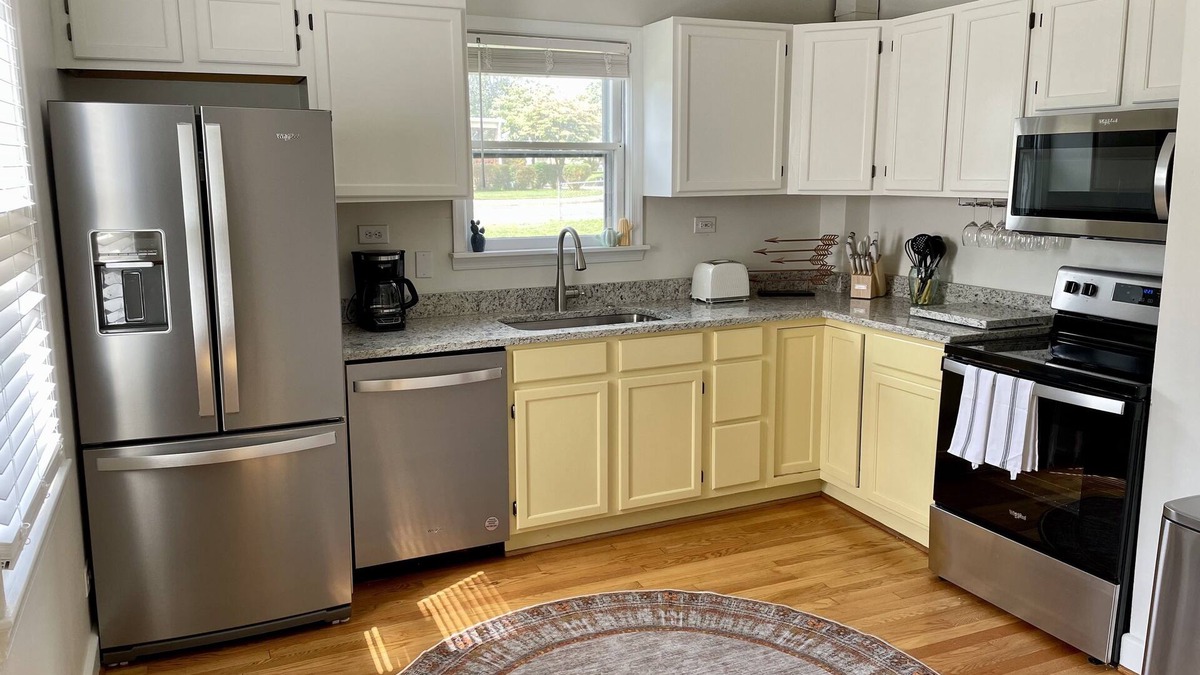 Belmont House | Altavista House - Renovated, Charming, & Walkable