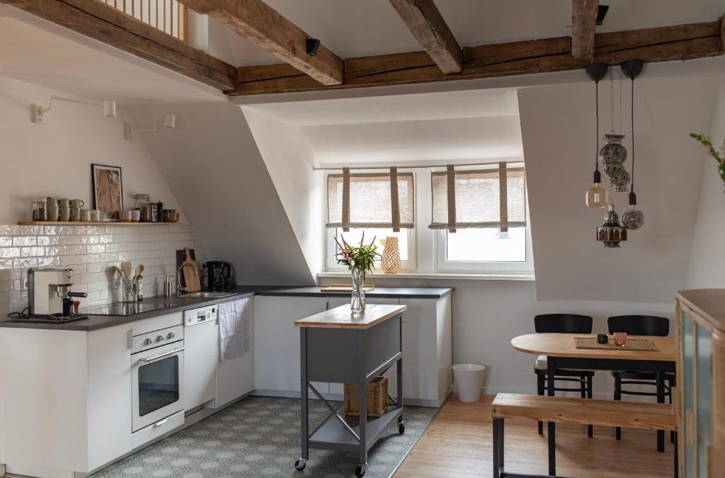Leider Apartment | Altbau Appartement - klein aber oho