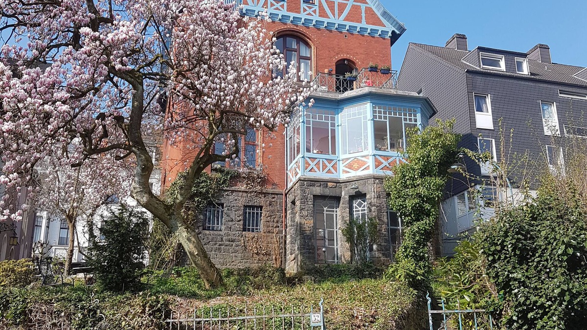 Wuppertal Apartment | Altbauwohnung in Gründerzeitvilla