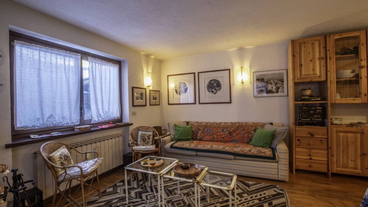 Dolonne Apartment | ALTIDO Family Apt for 6, near Ski Lifts, in Courmayeur