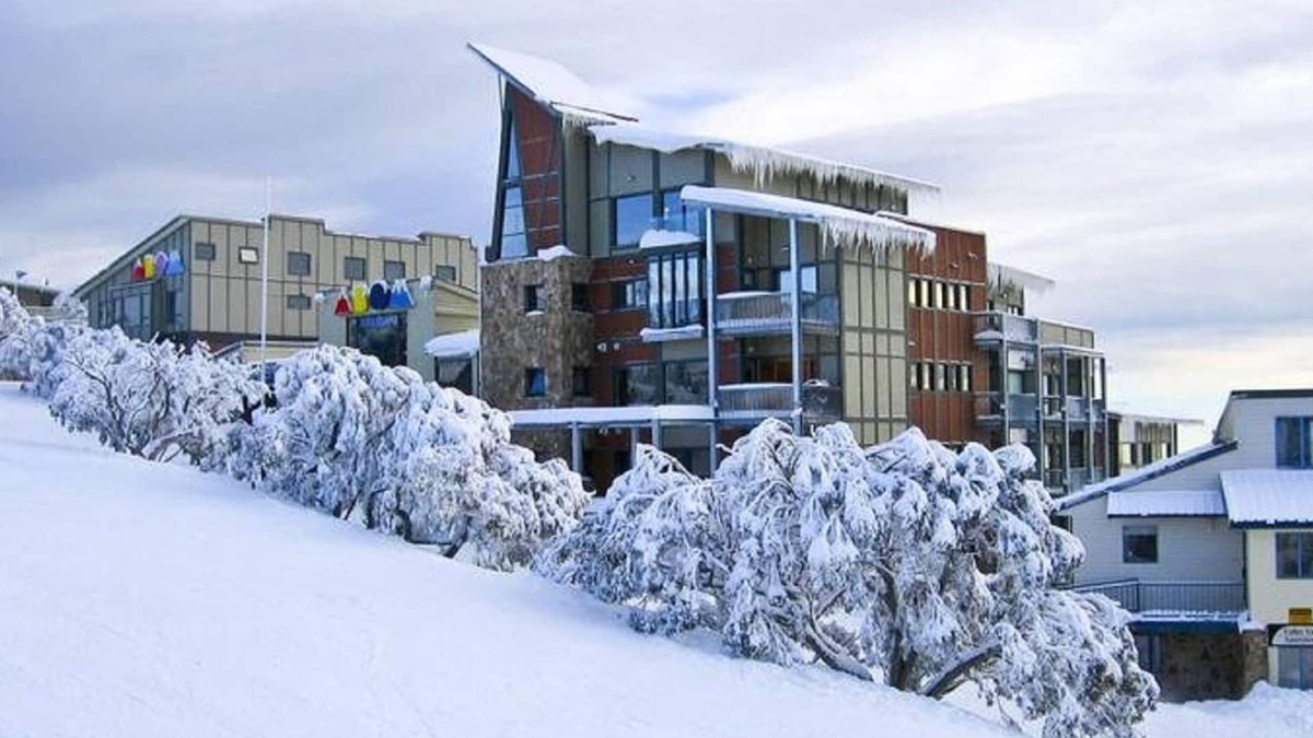 Mount Buller Apartment | ALTO 203.Central in position right on Athletes walk, next door to Abom and 2 mins to Foodworks.