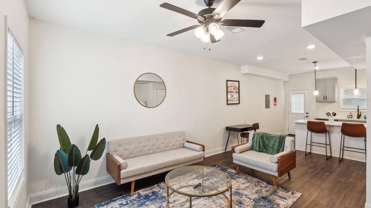 Clarksville Apartment | Alto D8 I Modern New Construction 2Bd Apartment