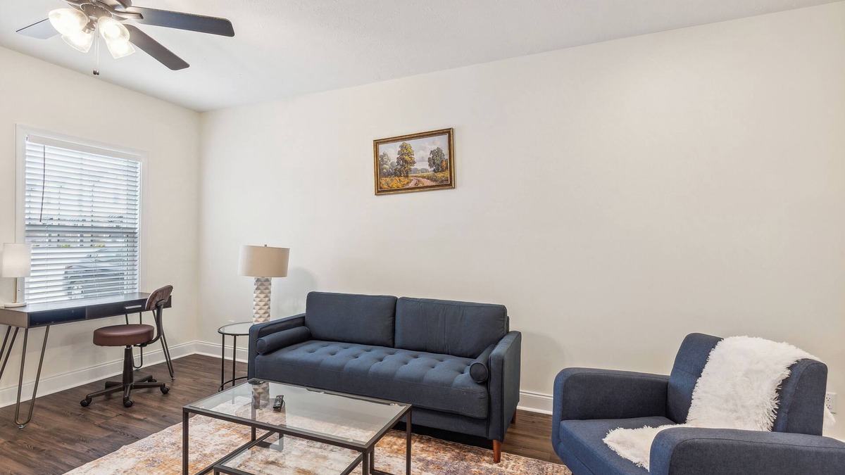 Clarksville Apartment | Alto I5 I Corporate Apartment I Pool I Gym