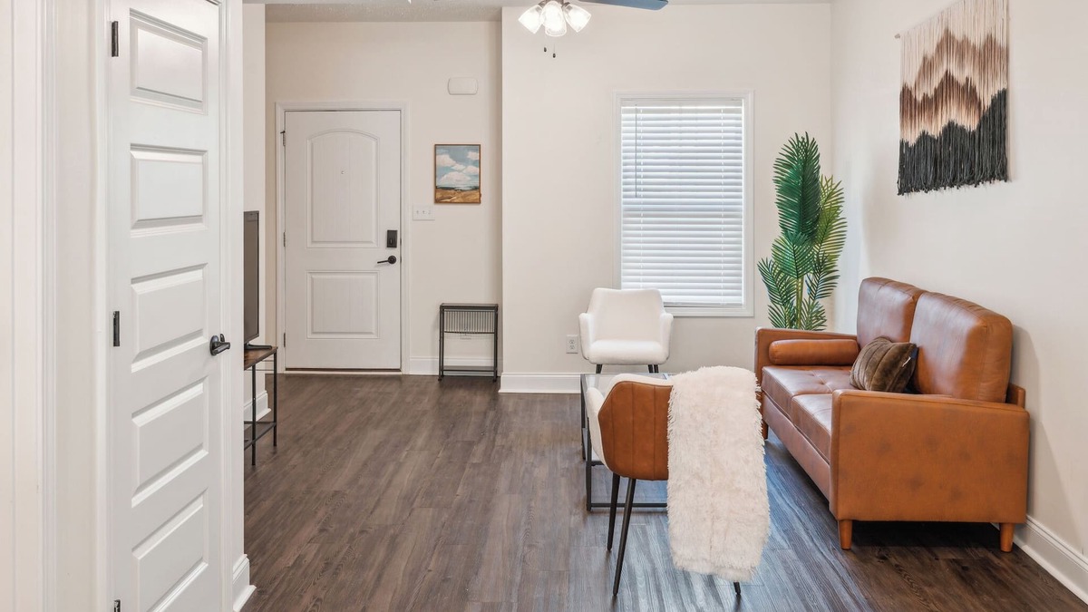 Clarksville Apartment | Alto M8 I Modern New Construction 2Bd Apartment