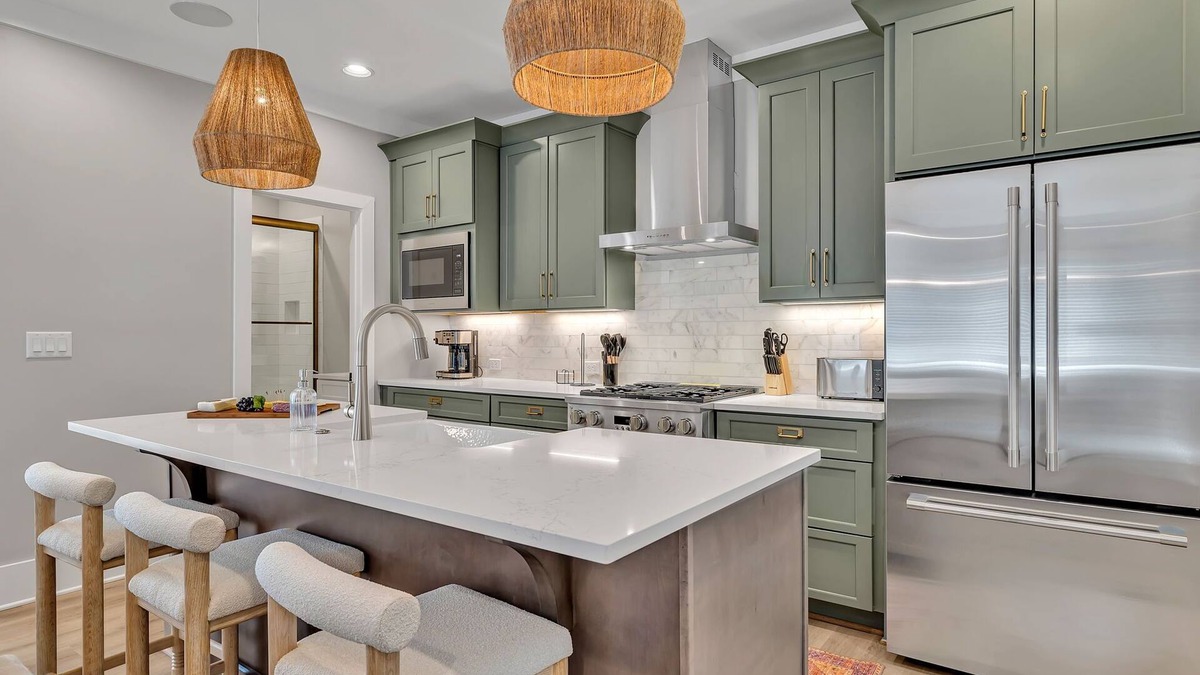 Berry Hill House | Alto-Private Rooftop Deck-8 Mins to Broadway