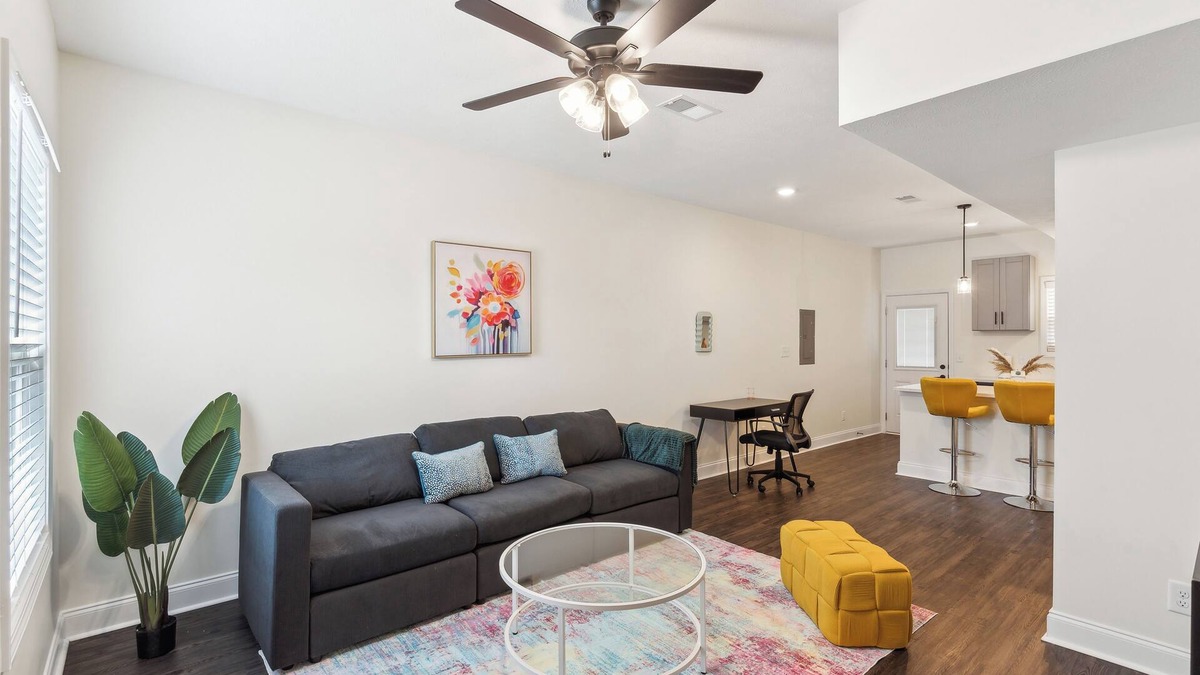 Clarksville Apartment | Alto Q8 I Luxurious & Spacious I Free Parking