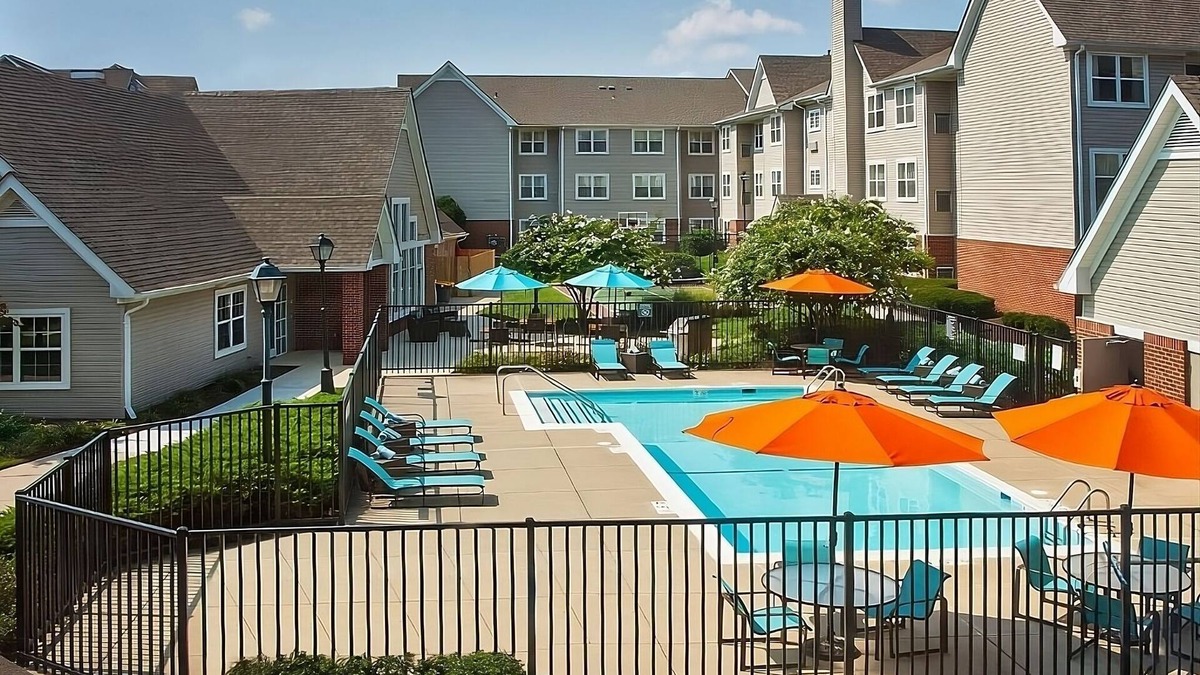 Linthicum Heights Hotel | Always a Great Idea To Unwind! Pet-Friendly, w/Pool, Free Breakfast!