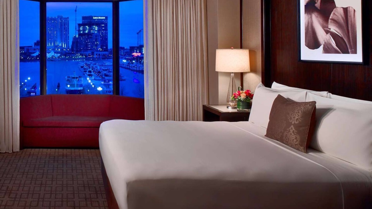 Downtown Baltimore Hotel | Always a Great Idea To Unwind! Near The Baltimore Museum of Art, Pet-Friendly