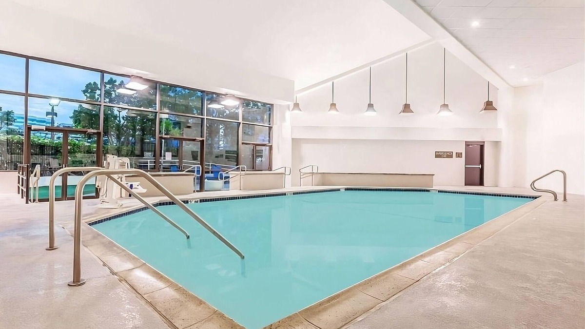 Irvine Business Complex Hotel | Always a Great Idea To Unwind! Near Marconi Automotive Museum, with Indoor Pool