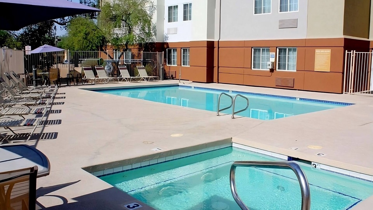 North Mountain Hotel | Always a Great Idea To Unwind! Pets Allowed, Pool, Near Heard Museum