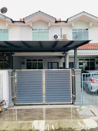Bukit Bakri House | Alyn Home Muar II Wifi Netflix Coway