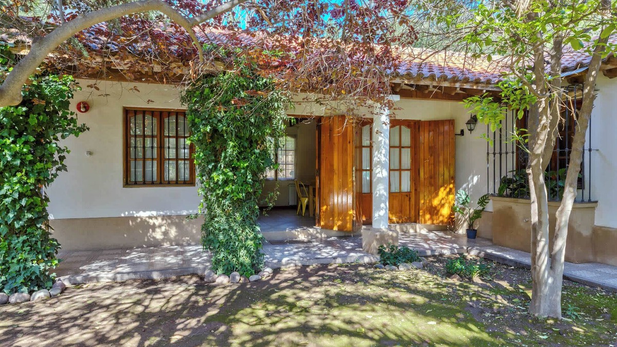 Chacras de Coria House | Alzaga 5100 - 4 Bd House Pool & BBQ