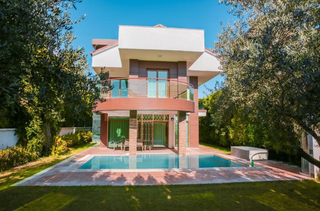 Kusadasi Villa | Alzuharia 5+1 özel havuzlu private villa