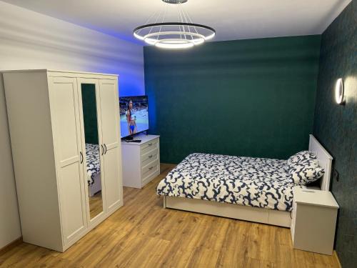 Katowice Apartment | Amadeus - 3 Sleep Room - Parking on Street