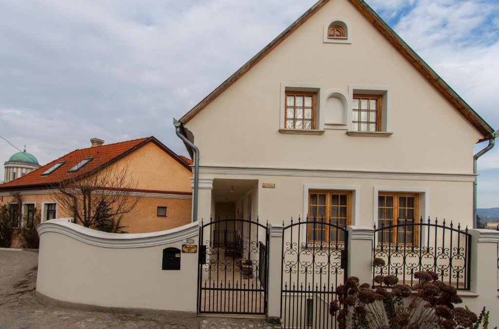 Esztergom House | Amadeus Vendégház