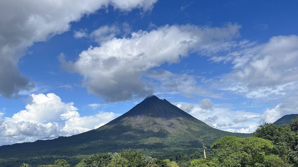 Chachagua House | Amalfi Forest House La Fortuna Hot Tub Wifi AC