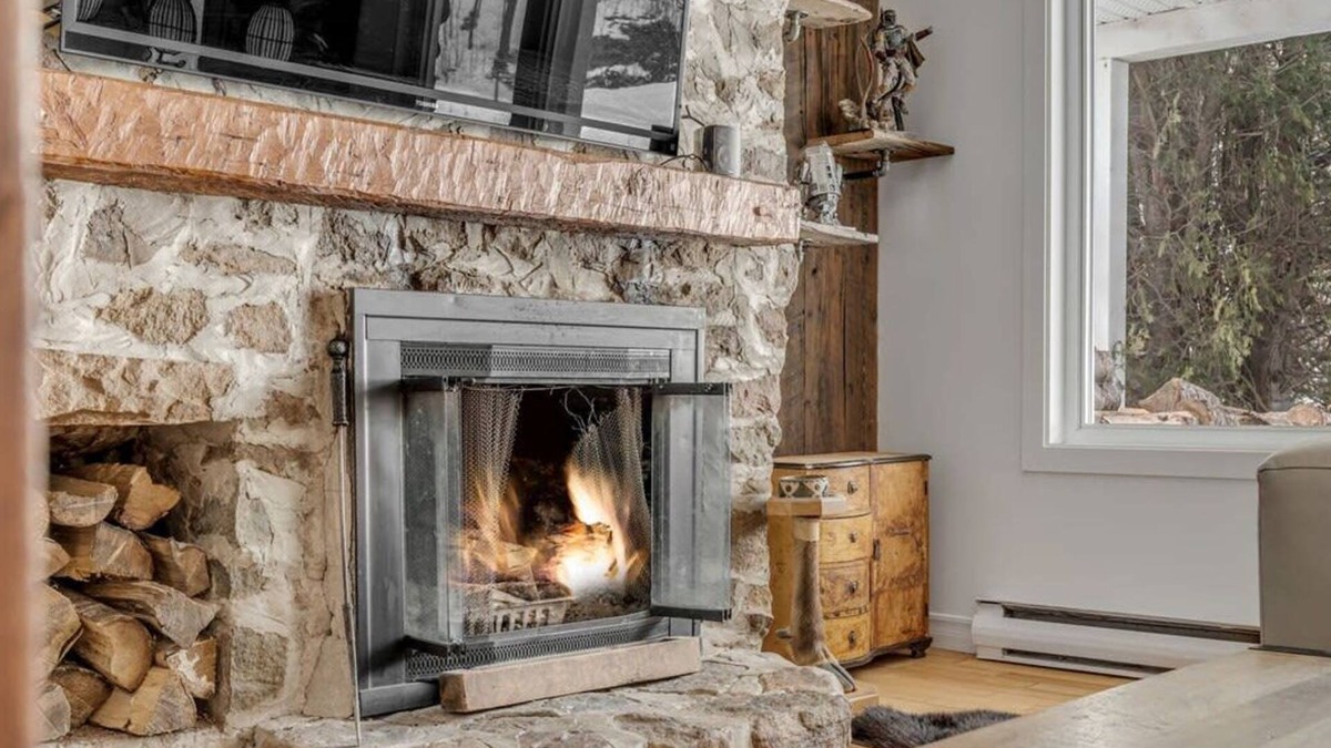 Saint-Joachim Ski Chalet | Amanayé | Wooded Nest | Spa & Wood-Burning Fireplace