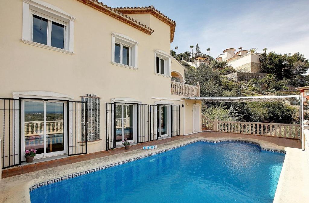 Pedreguer Villa | Amanda: 4 bedroom villa with stunning views