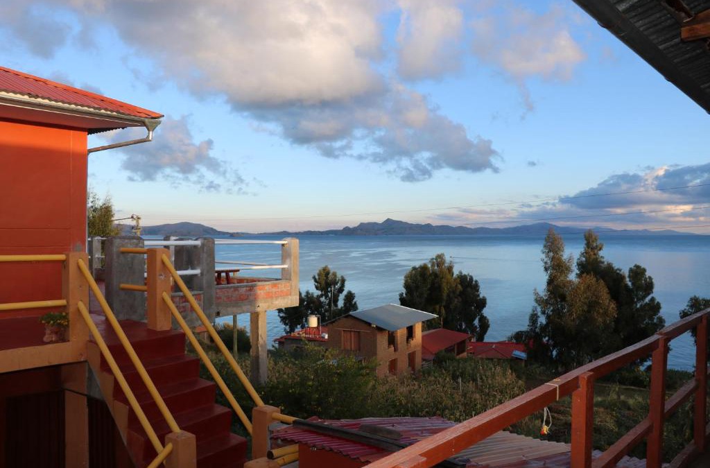 Isla Amantani Bed & Breakfast | AMANTANI LODGE LoveLand