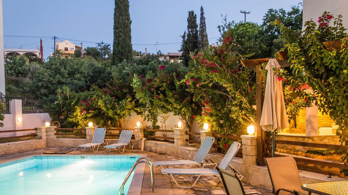 Roussospiti Villa | Amarandos Rethimno's villa : perfect accommodation for up to 20 guests!