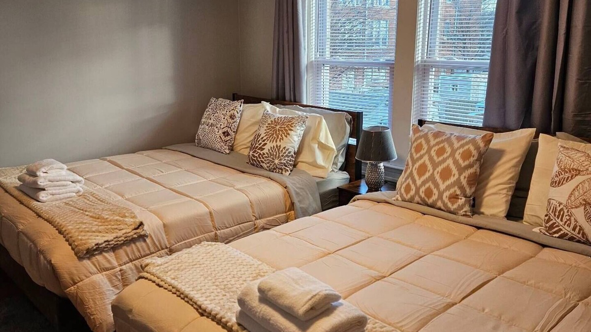 Hillside House | Amazed 3 Bd Hillside House