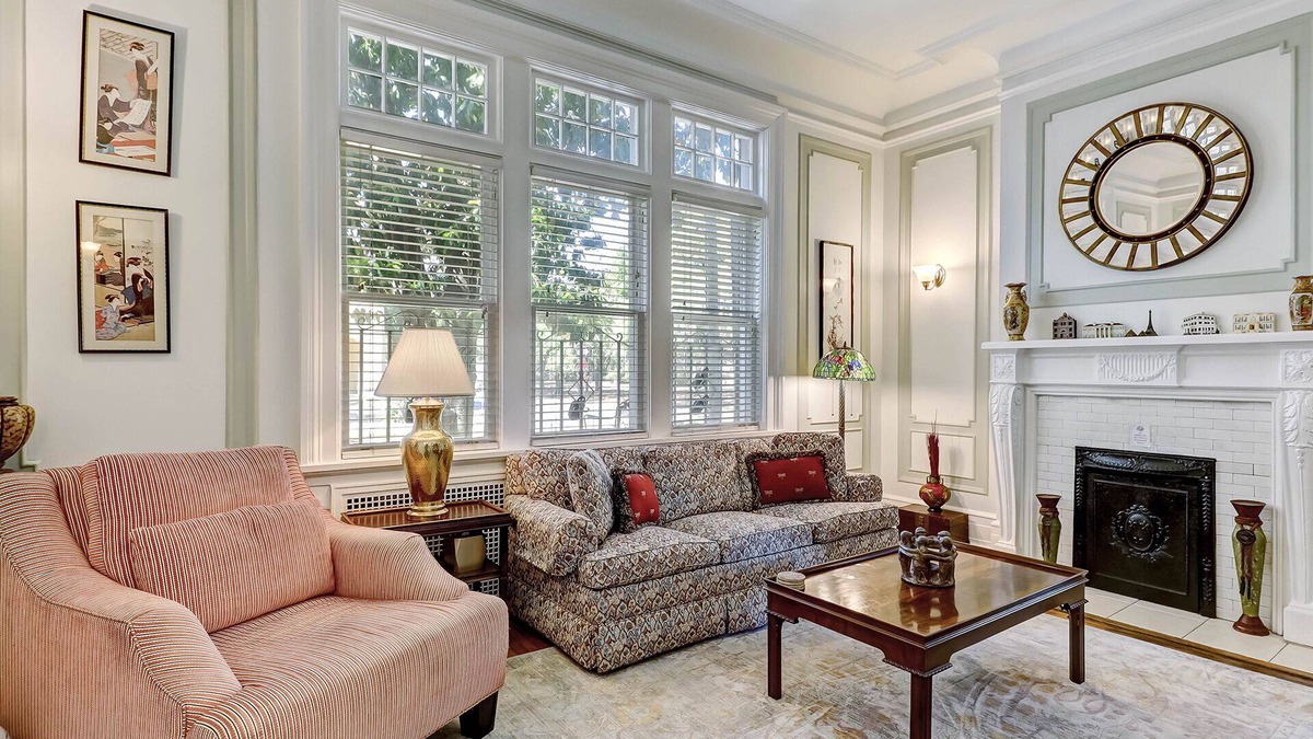 Thomas Square Apartment | Amazing 1 Bed in Starland, Heated Pool Access