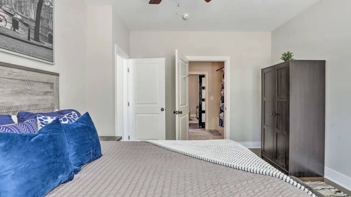 Candler Park Apartment | Amazing 1 BR Loft in Little Five Points minutes to Downtown Atlanta