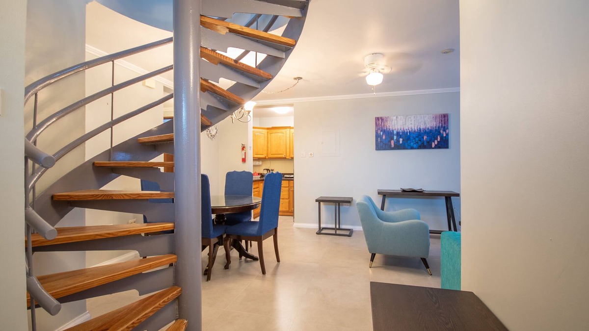 Ocho Rios Condo | Amazing 2Bd Penthouse w/Roof Top Patio w/Outdoor Shower - Paradise Found