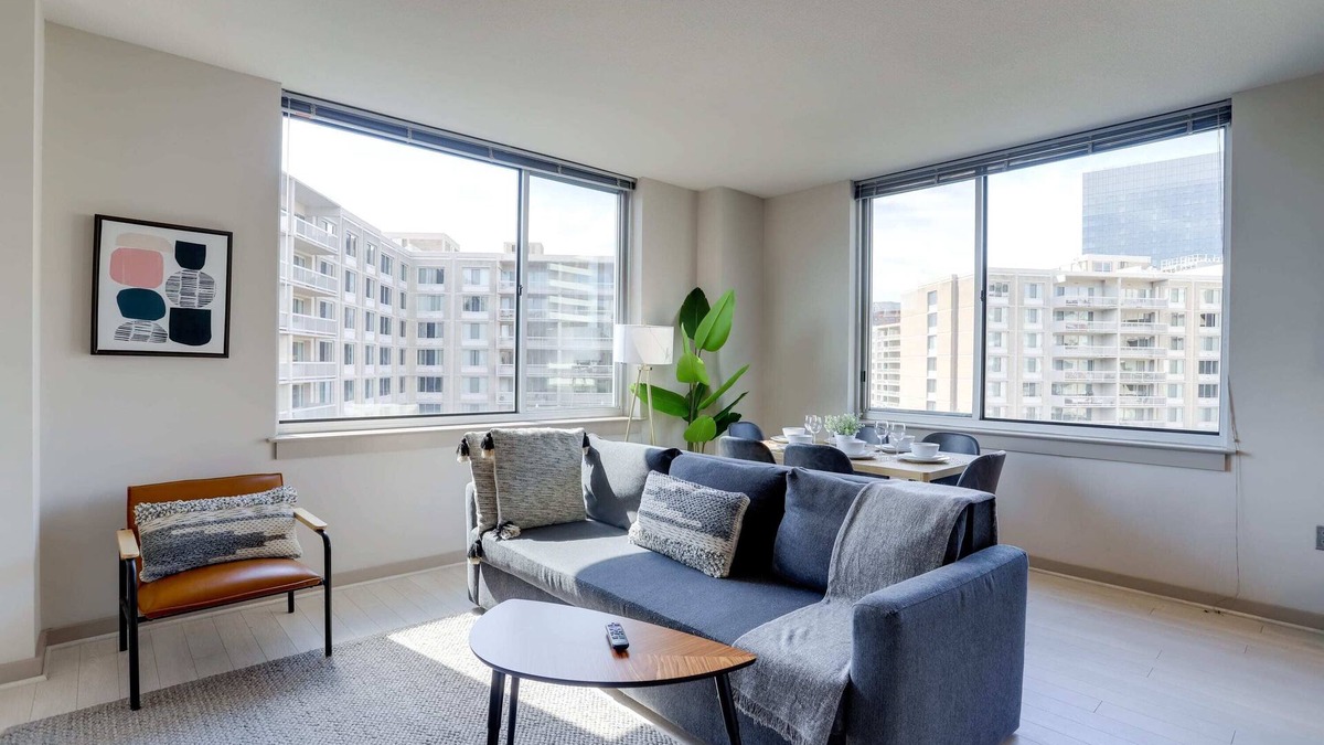 Crystal City Apartment | Amazing 2BR Apartment @Crystal City WRooftop