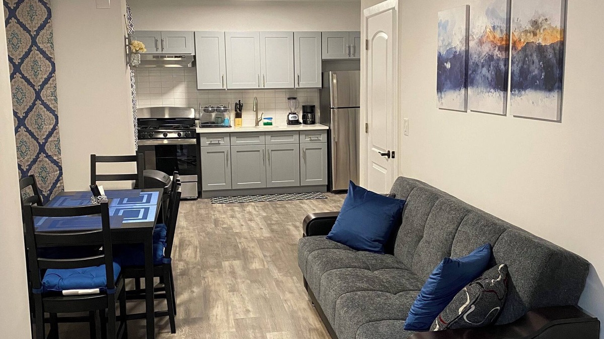 East Flatbush Apartment | Amazing 2BR Apt in the Center of Brooklyn & 30 Minutes From Midtown Manhattan