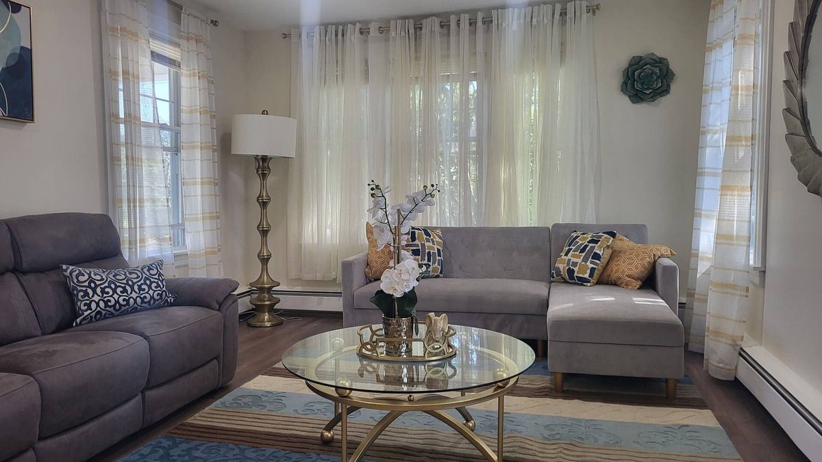 Mount Pleasant Apartment | Amazing 2nd Floor 3-Bedroom with Modern Amenities