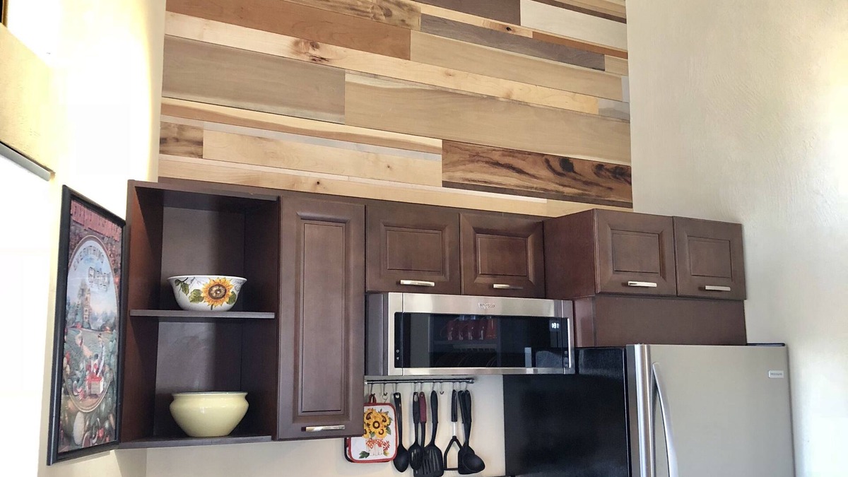 Hidden Valley Condo | Amazing 3 Bedroom, practically on the slopes Newly renovated w/Brand new kitchen