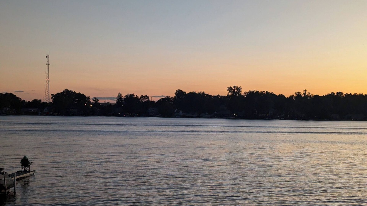 Howell House | Amazing 4-bedroom Modern Lake House with Cottage Charm on Lake Chemung