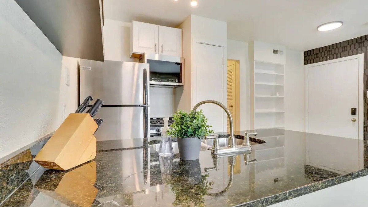 Cherrywood House | Amazing and Modern 1Bd/1Ba Apt Close to UT & DTn