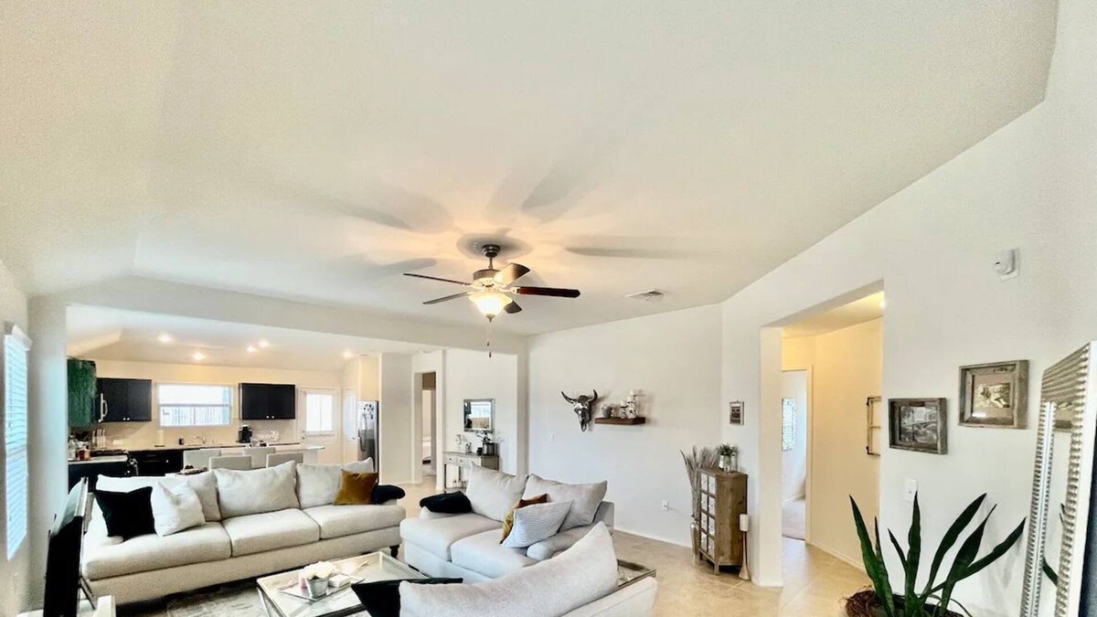 Austin Apartment | Amazing and Modern 4bedroom in SE Austinn