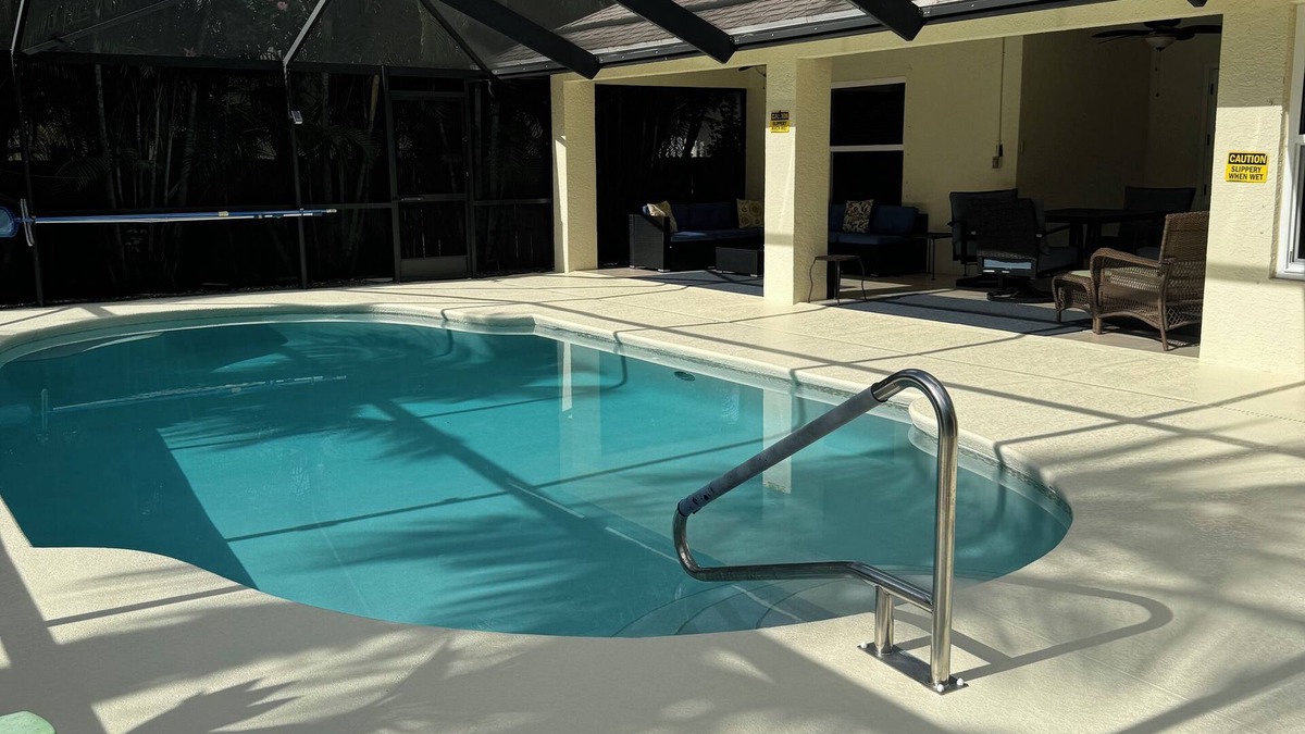 Port Saint Lucie House | Amazing and spacious home. 4be2Bth, and beautiful screened private pool.