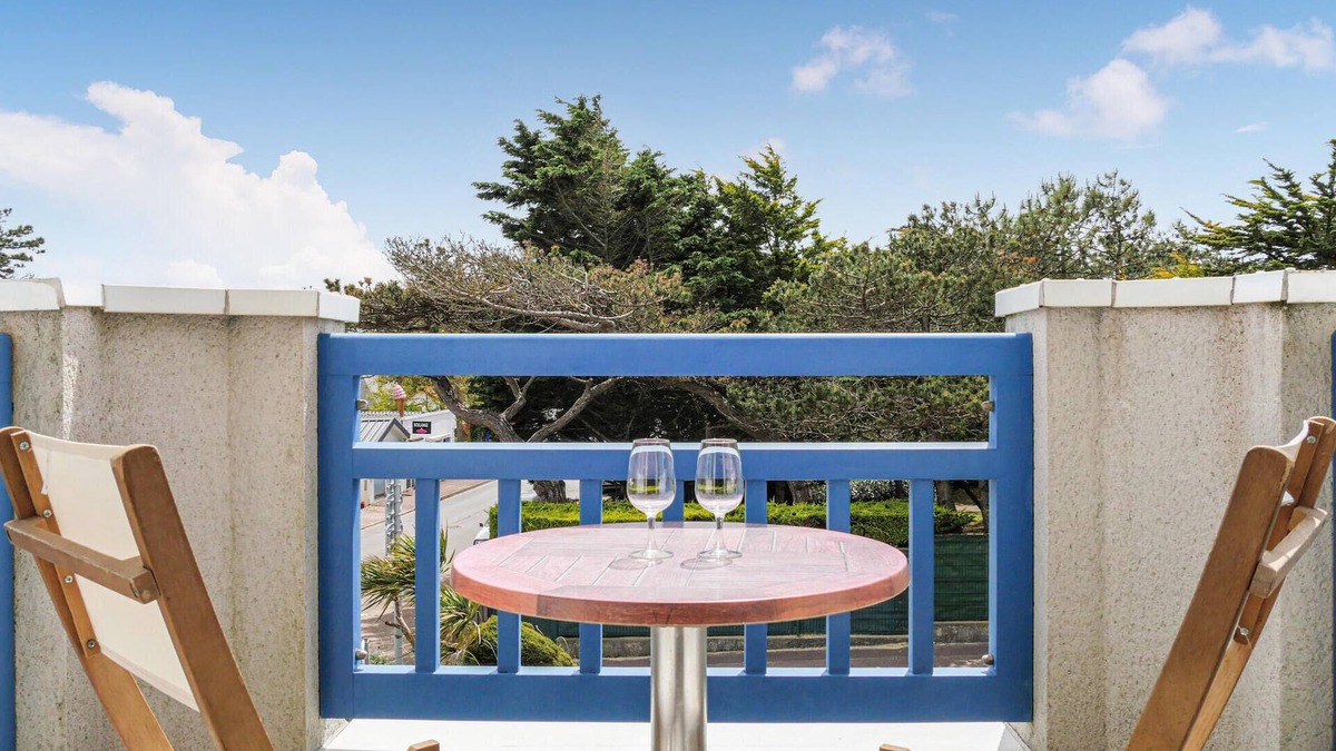 Hauteville-sur-Mer Apartment | Amazing apartment in Hauteville-Sur-Mer