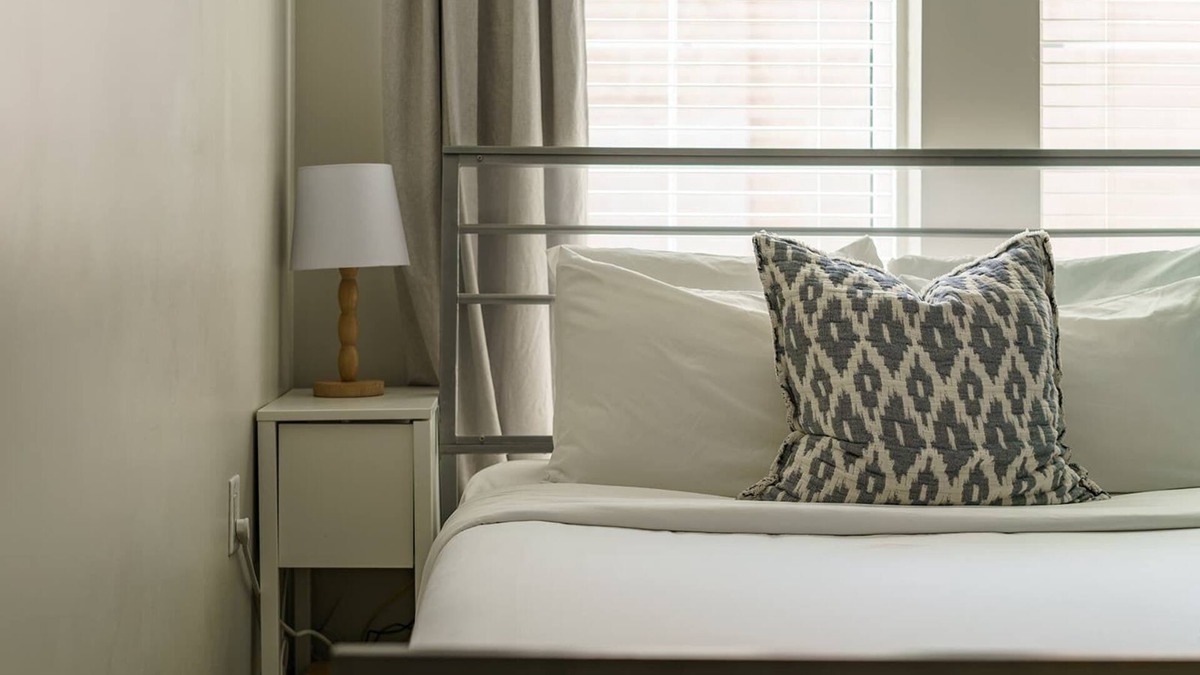 Uptown District Apartment | Amazing Apartment in the Heart of Downtown