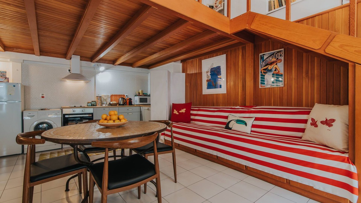 Plaka Apartment | Amazing Apartment Under Acropolis